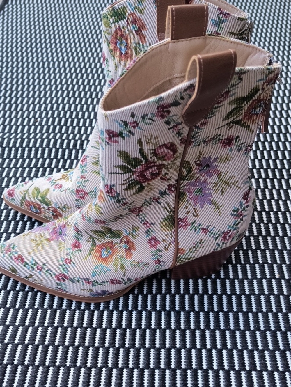 Altar'd State Demi Floral Tapestry Boot - Picture 6 of 8